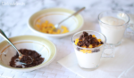 Mousse Ligera de Yogur con Perlas de Naranja y Chocolate Sin Azúcar